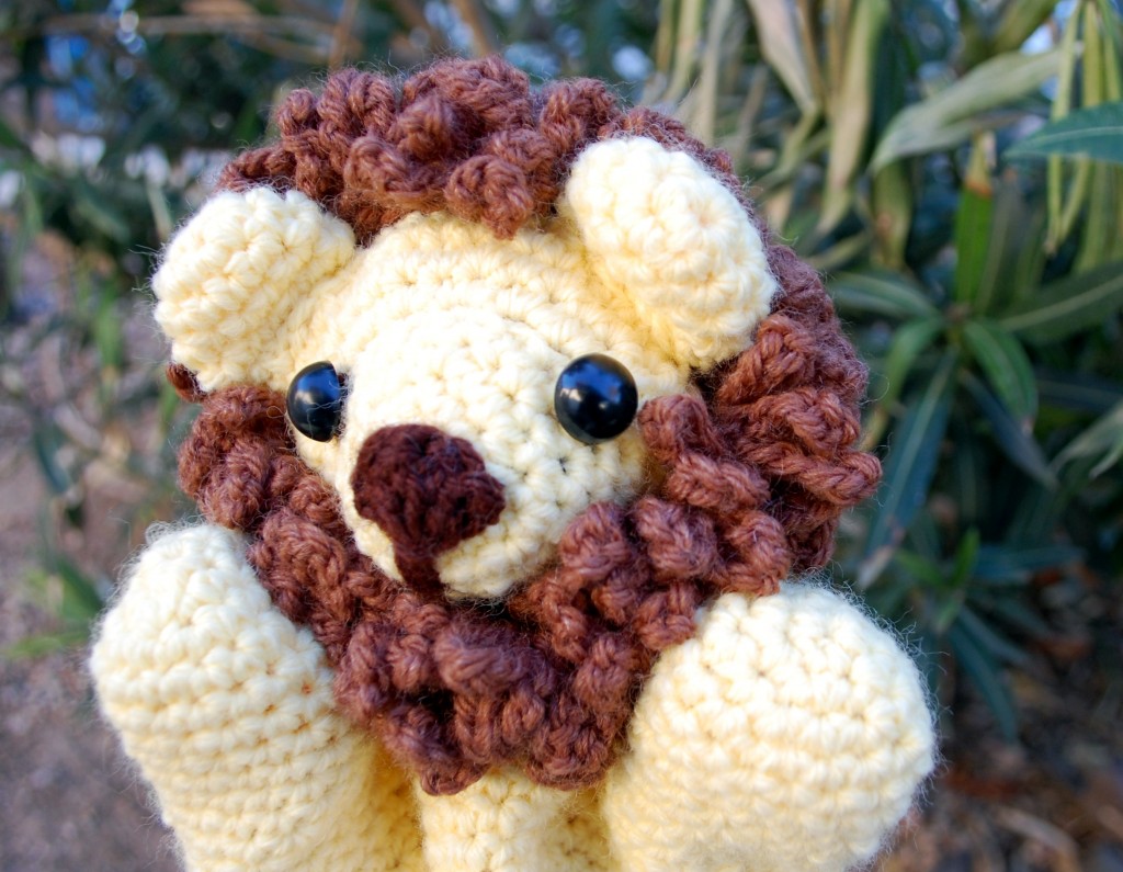 Cuddly Lion Puppet!