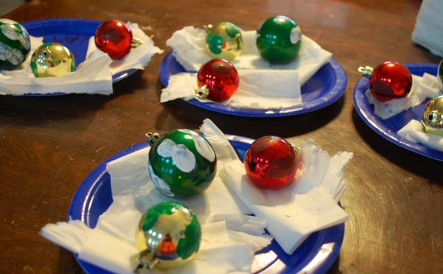 Easy Thumbprint Ornaments